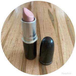 MAC Pretty Please Lipstick